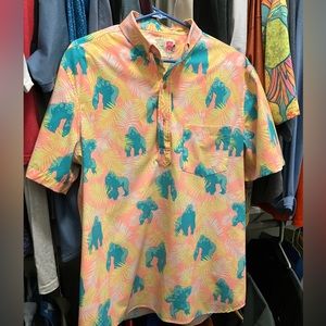 Chubbies pullover shirt size large.